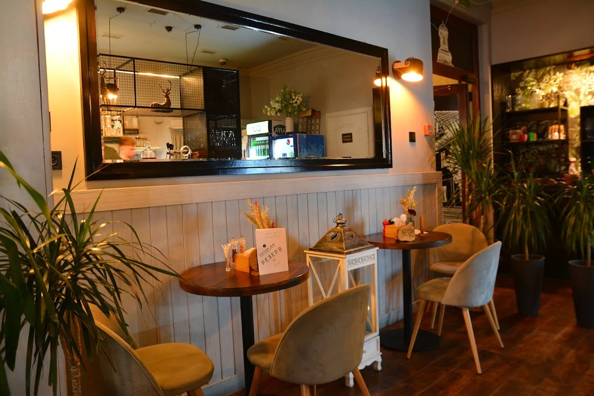《Малий Уж》casual restaurant