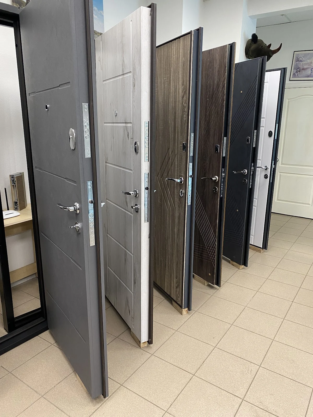 Master Doors - Входные и межкомнатные двери под ключ, міжкімнатні та вхідні двері під ключ, мастер сервис, майстер сервіс.